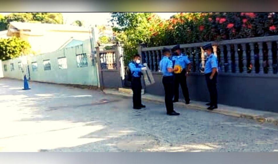 Hombre mata a machetazos a tres miembros de una familia en Roatán