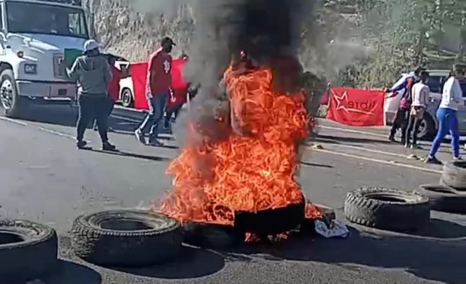 Tomada la carretera CA-5 por militantes de Libre