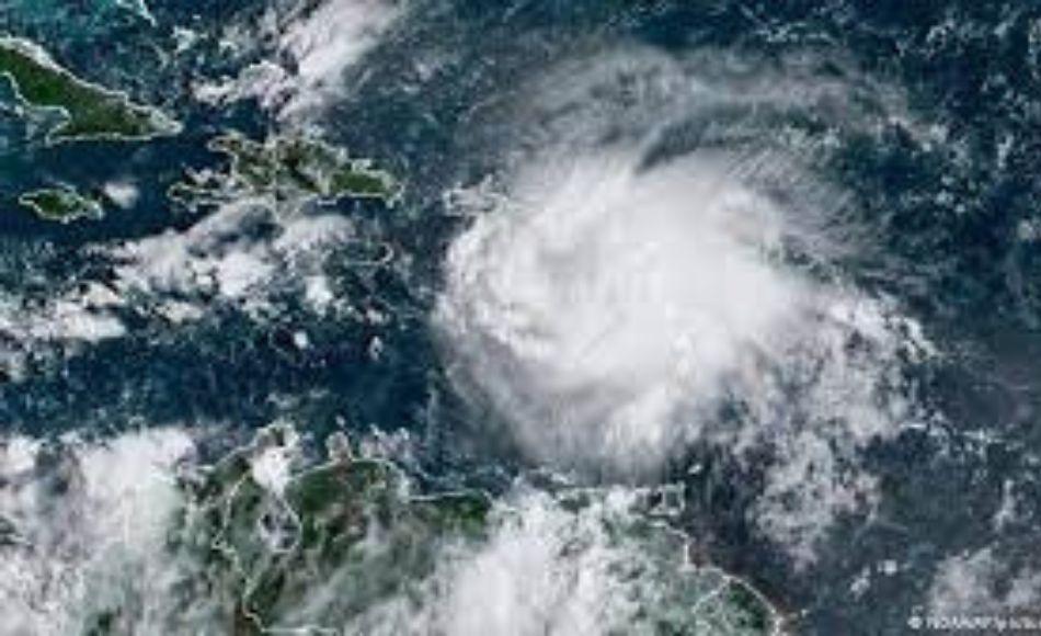 Tormenta Fiona está cerca de Puerto Rico y de convertirse en huracán