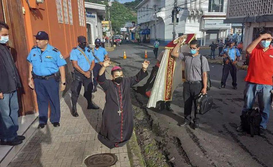 Policía de Nicaragua secuestra al obispo Rolando Álvarez