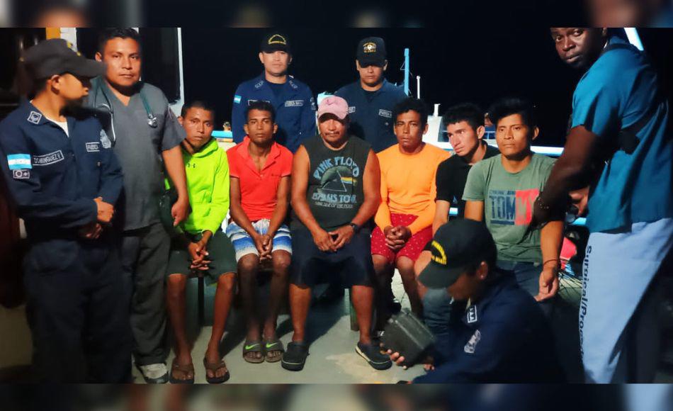 Rescatan a hondureños que llevaban 3 días desaparecidos tras naufragar en río Coco