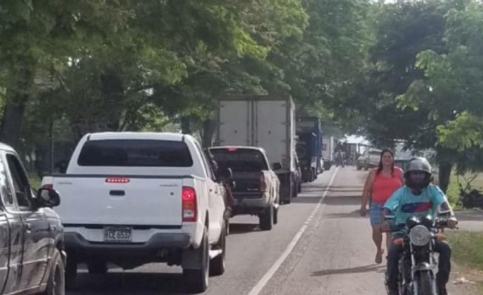 Tomada carretera de Olancho a Tegucigalpa por productores de leche