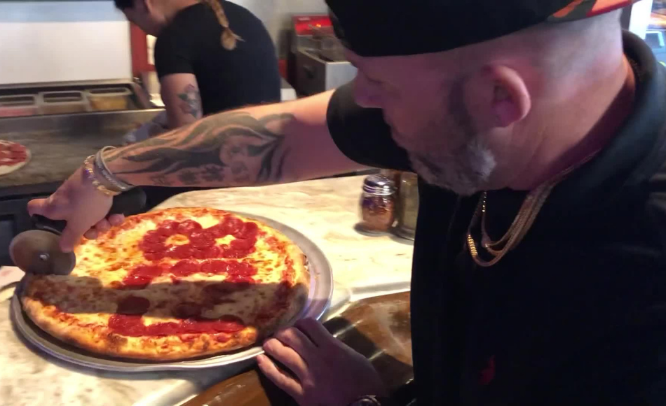 Restaurante de Florida elabora pizzas que contienen un insulto a Biden