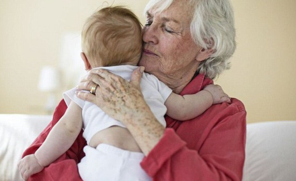 Es oficial: la ciencia dice que las abuelas nos hacen bien
