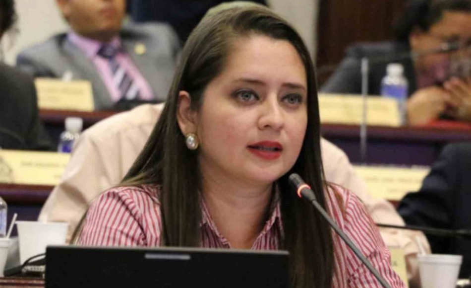 “La lealtad no entiende de excusas ni términos medios”: Scherly Arriaga