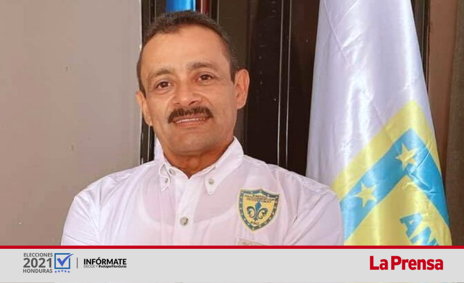 Presidenciable del PAC propone votar con las dos identidades