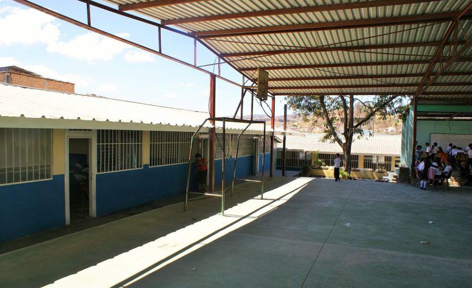 Maestros y alumnos contagiados con covid-19 en escuelas de Choluteca