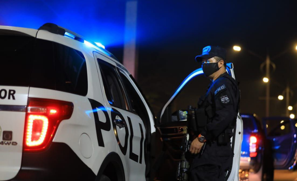 Detienen en El Salvador a banda dedicada al tráfico de personas hacia EEUU