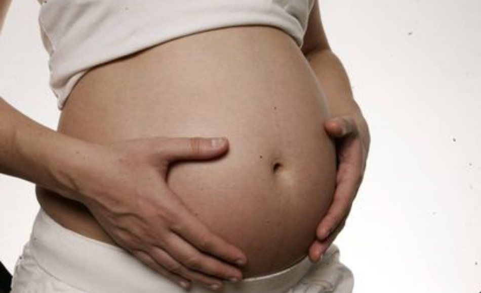 Las vacunas Pfizer contra la covid son seguras para los fetos, según estudio