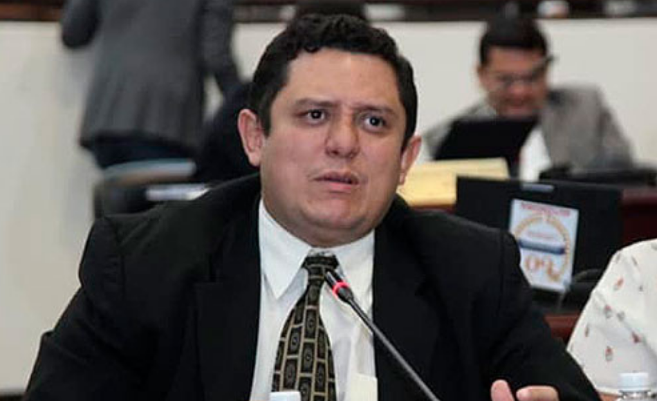 Dirigentes magisteriales proponen a Edgardo Casaña como ministro de Educación