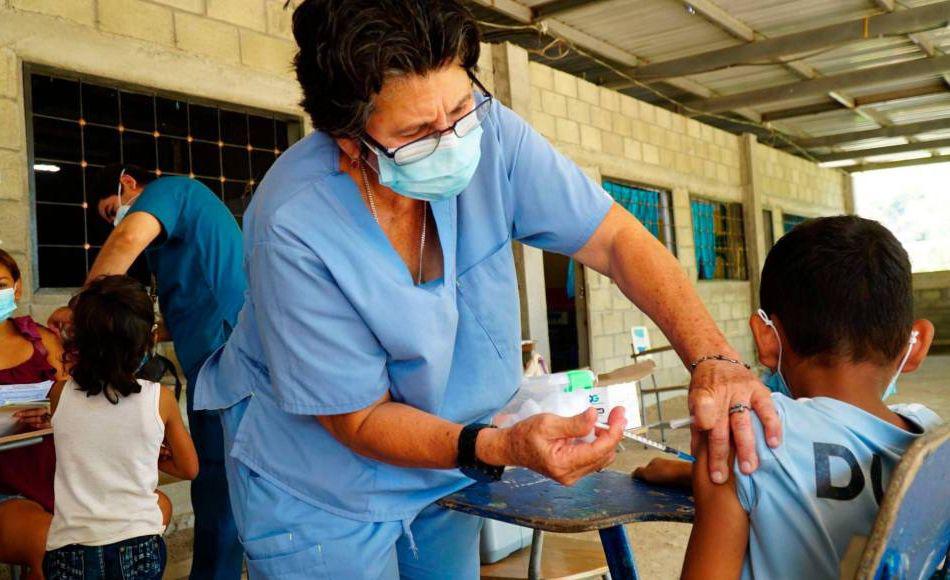 Extienden jornada de vacunación contra el sarampión, rubéola y poliomielitis hasta 30 de noviembre