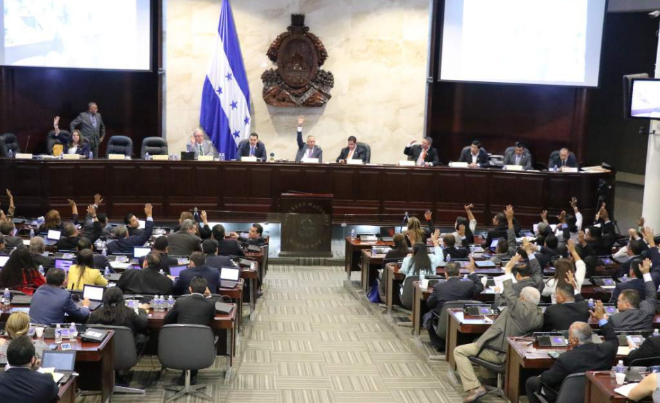 Amplían plazo para que políticos presenten informe sobre financiamiento de campañas