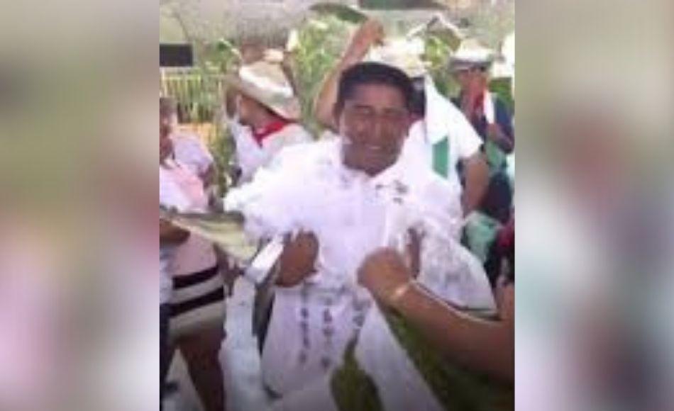 La inusual ceremonia de bodas entre alcalde y su novia cocodrilo