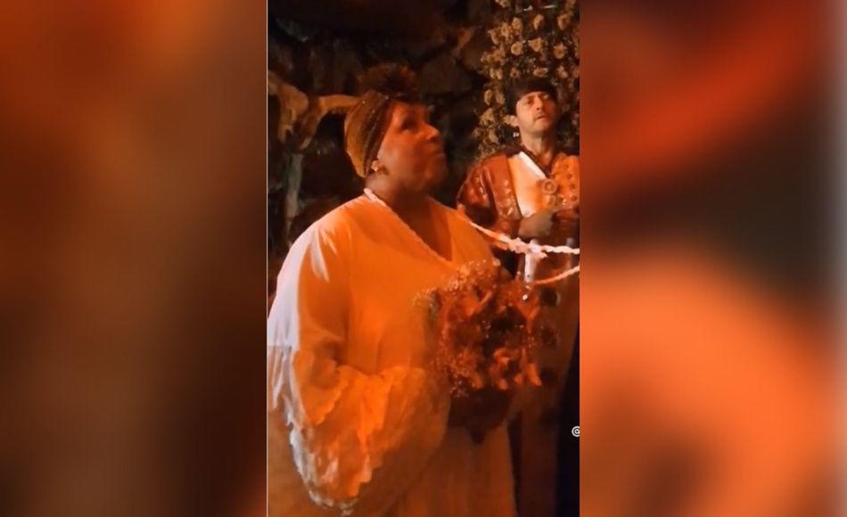 Las imágenes de espeluznante boda de una mujer con “Satanás”