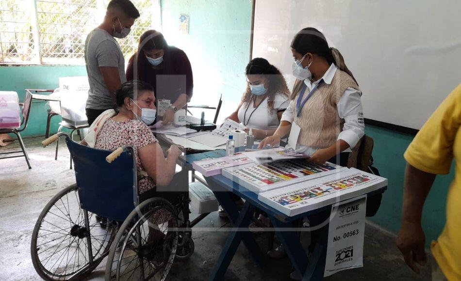 Hondureños en las urnas bajo amenaza sanitaria por el covid-19