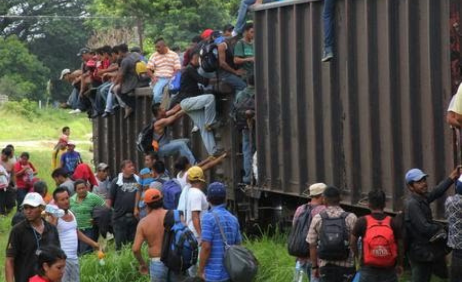 Asfixiados y como “animales”, migrantes narran en México el horror de los tráileres