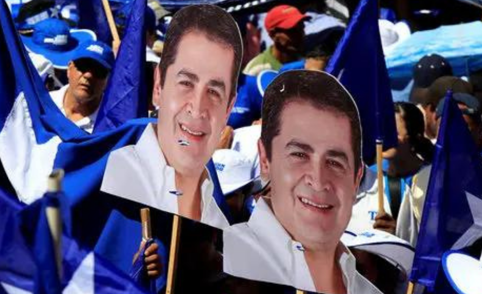 Juan Orlando Hernández acusado de usar sobornos para fraude electoral