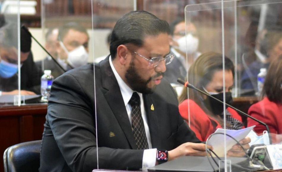 Denunciarán ante el CN a Mauricio Rivera por “violencia política de género”