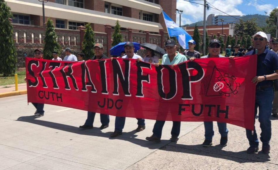 Trabajadores de Infop protestan exigiendo cumplimiento de contrato colectivo