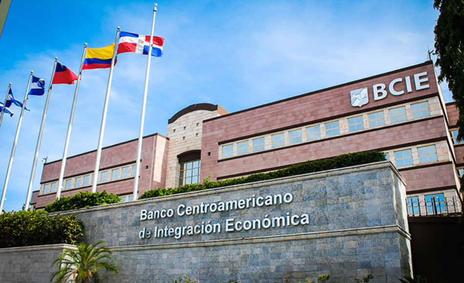 El BCIE aumenta a 5 millones de dólares el crédito a fundación de Honduras