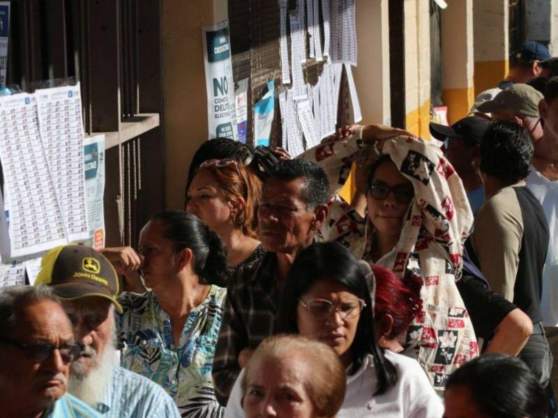 No todas aquellas personas que votaron de manera nula fue por desinformación o descuido. Se declara nulidad del voto, entre otras razones, por marcar fuera del espacio, doble marcación o papeletas muy arrugadas.