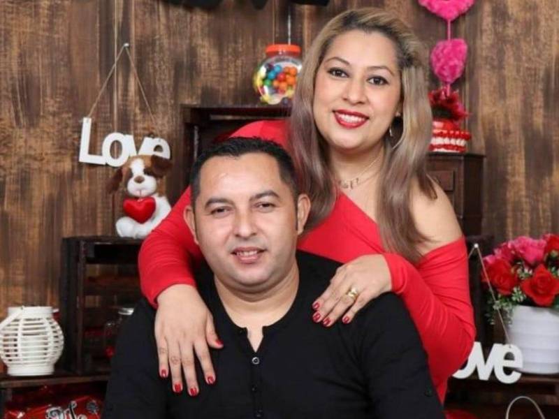 José Leonel Sarmiento aparece en imagenjunto a su pareja, una enfermera con quien tenía al menos cinco años de ya estar casado.