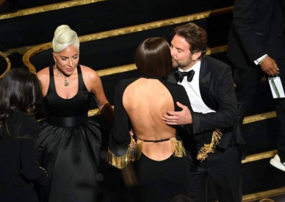 Bradley Cooper e Irina también celebraron el triunfó de Gaga, que después de todo también viene siendo en parte para el actor, que eligió la canción para que fuera la principal en a cinta.