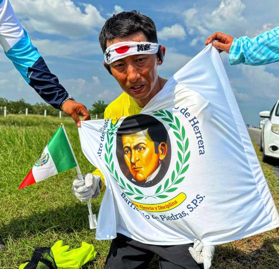 Al parecer, a Shin Fujiyama nada lo detiene de cumplir este extremo reto para recaudar fondos y reconstruir 10 escuelas en toda Honduras, avanza por tierras aztecas.