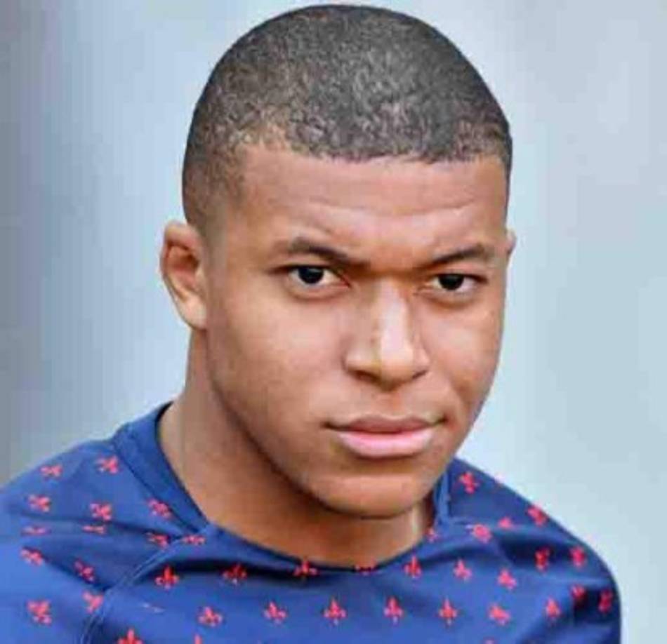 ¡Bombazo! De acuerdo con el diario británico, 'Daily Mail', el Manchester City estaría dispuesto a ofrecer 224 millones de euros por Mbappé, cifra que lo convertiría en el fichaje más caro de la historia al superar por 2 millones a Neymar.