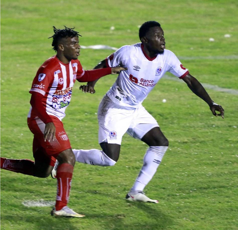 José García - El otro central confirmó Pedro Troglio para buscar un nuevo título de la Liga Nacional.