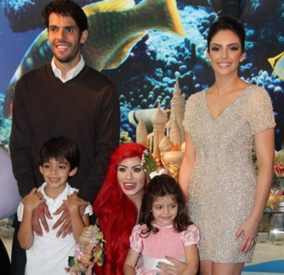 Con esta fotografía, Caroline Celico informó a través de su cuenta en Instagram que terminaba su matrimonio con el famoso futbolista brasileño Kaká. La pareja procreó dos hijos.