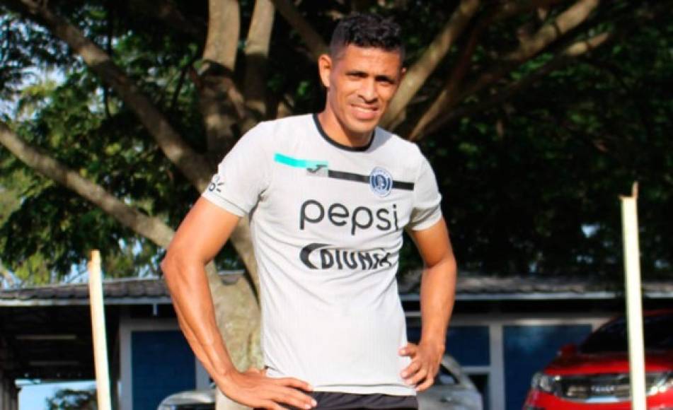 Juan Pablo Montes: En el Motagua han señalado que el defensor entra en los planes por lo que en los próximos días podría renovar su contrato con los azules.