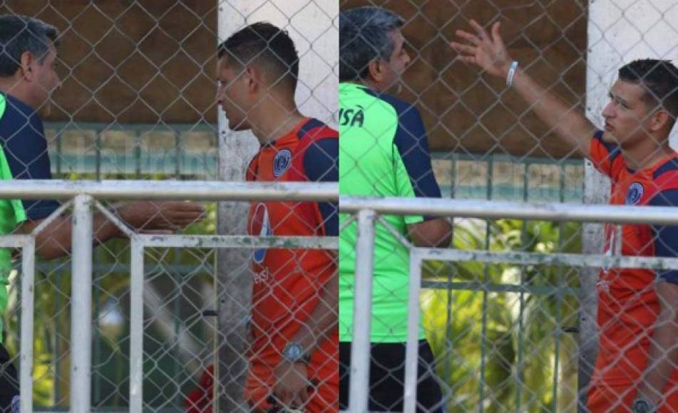 El entrenador Diego Vázquez y el portero Harold Fonseca, se encararon en la Villa Olímpica en el entrenamiento del Motagua que realizaron este lunes.