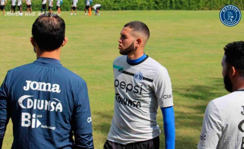 Josué Villafranca: El delantero se unió a la pretemporada del Motagua luego de que estuvo ausente unos días debido a que fue operado de la apendicitis. Por los momentos se desconoce si el delantero entra en los planes del cuerpo técnico o será cedido a otro equipo.