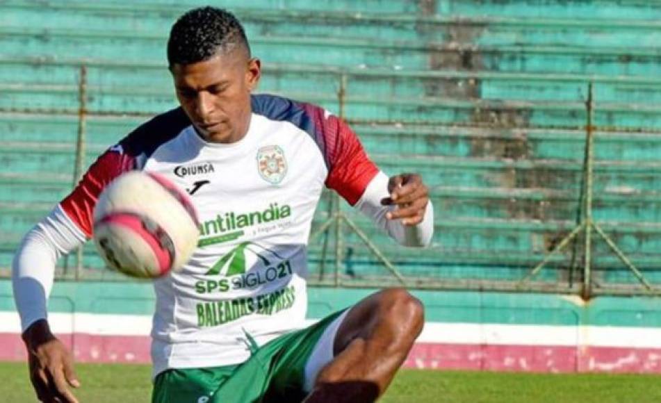 Carlo Costly: El experimentado delantero hondureño entrena con Marathón y tiene el visto bueno de Héctor Vargas para unirse al cuadro verde en el Clausura 2021.
