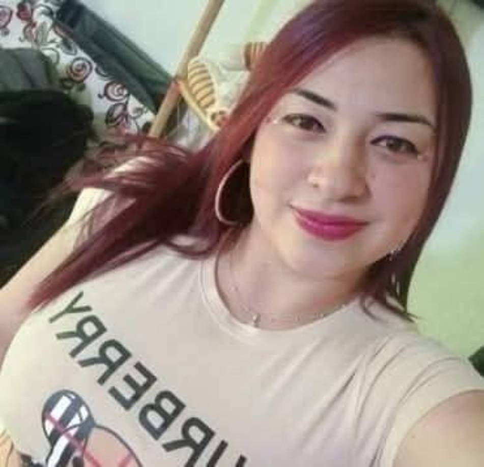 Las autoridades locales han iniciado las investigaciones para determinar las circunstancias del asesinato y ubicar al responsable. Hasta el momento, no se ha revelado el posible móvil del crimen.