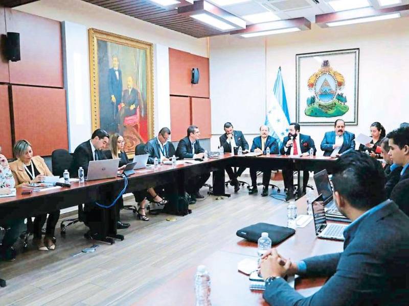 Hoy las comisiones se reunirán con los titulares de la SAG.