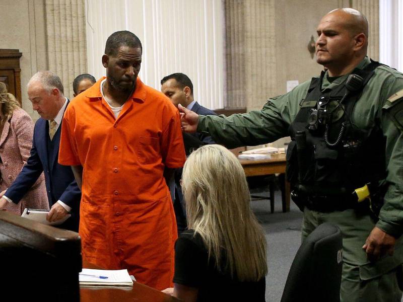 Justicia estadounidense cataloga a R. Kelly como un “depredador sexual”