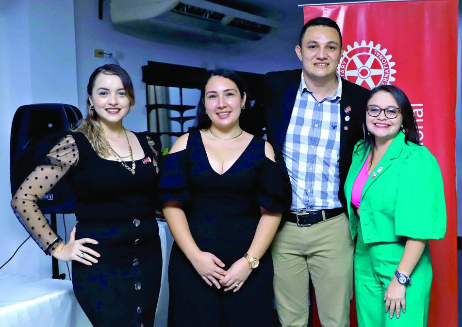 Blanca Mejía, Ruth Santos, César Manzanares y Brenda Benítez