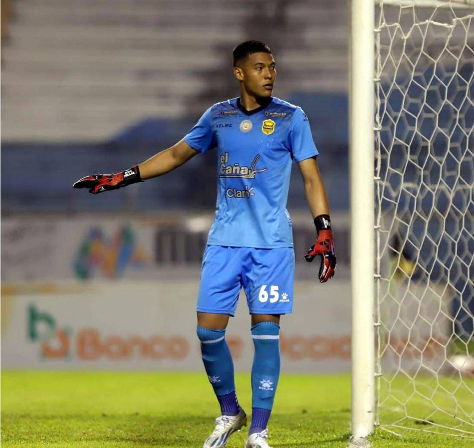 Onan Rodríguez jugó su primer partido en la Liga Nacional de Honduras en la portería del Real España.