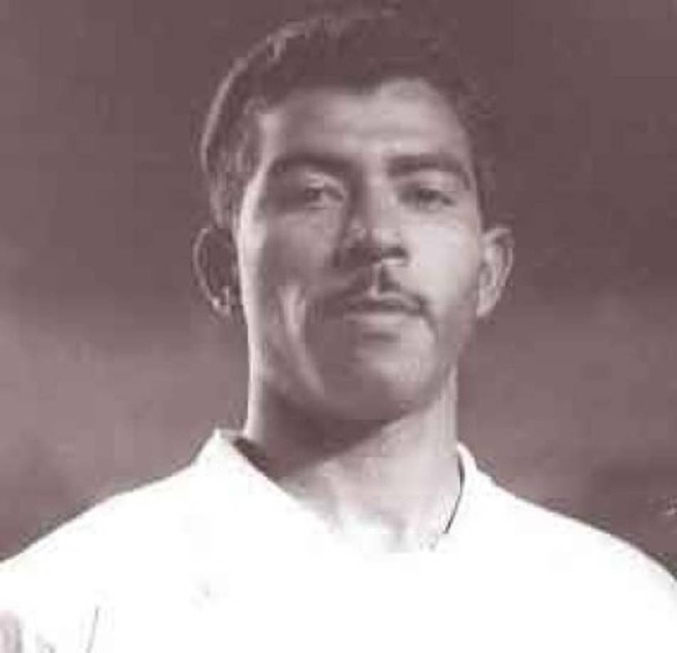 Carlos 'Calistrín' Suazo: Ex de Olimpia y de la Seleccion de Honduras,jugó en el 59 y 60 en el Elche de España.