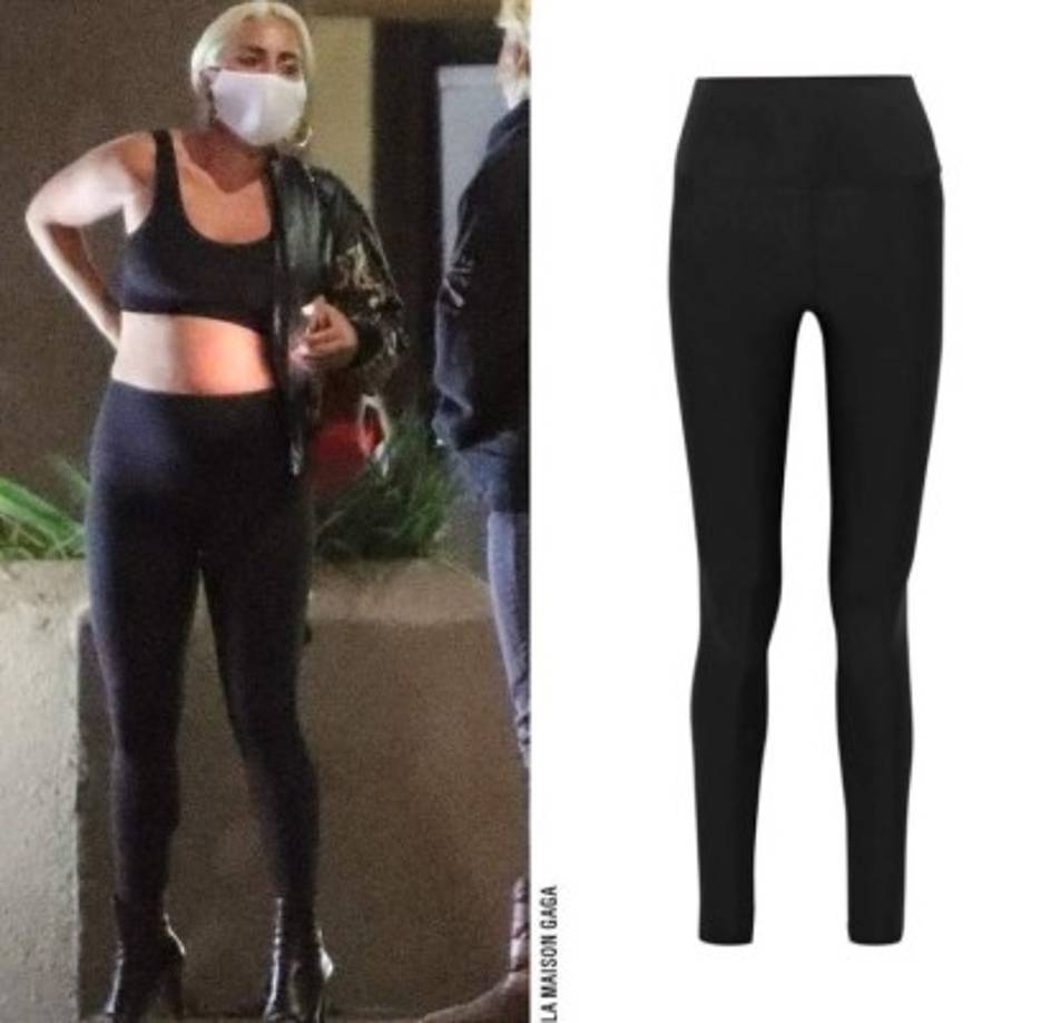 La red social Twitter se volvió tendencia en días anteriores al ver a Gaga con estos legins dejando su barriga y rollitos a la vista de todos.