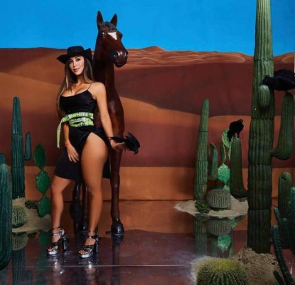 Se trata de la modelo y socialite Melissa Álvarez, establecida en Miami, EEUU y conocida por ser influencer de productos nutricionales, modelo de videos musicales y amiga de Paris Hilton. Según los organizadores de la Plaza Juniana, Melissa Álvarez ha participado en papeles pequeños de algunas películas de Hollywood, ella formaría parte de Bad Boy 4 que se estrenará en 2020.