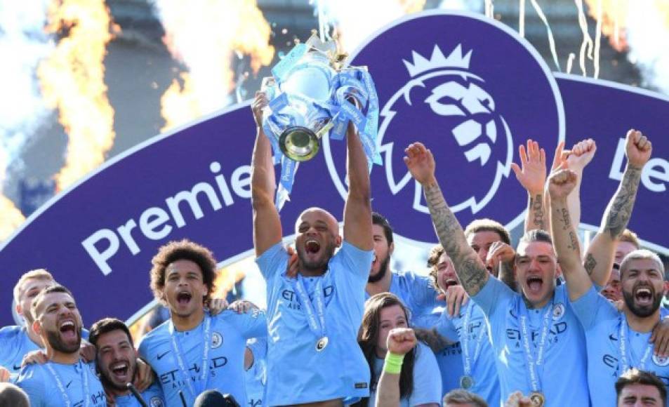 Según publica el 'Daily Mail', en el Manchester City tienen previsto invertir 230 millones de euros en el mercado de fichajes para tratar de conquistar la Champions en la cuarta temporada de Guardiola en el banquillo del Etihad.