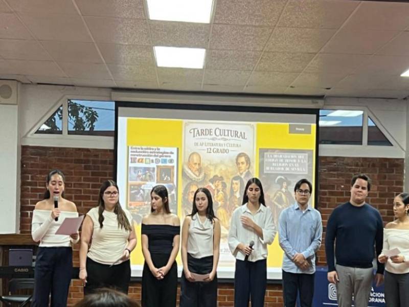 Los estudiantes de último año participaron en la Tarde Cultural: De la cotidianidad al cosmos literario.