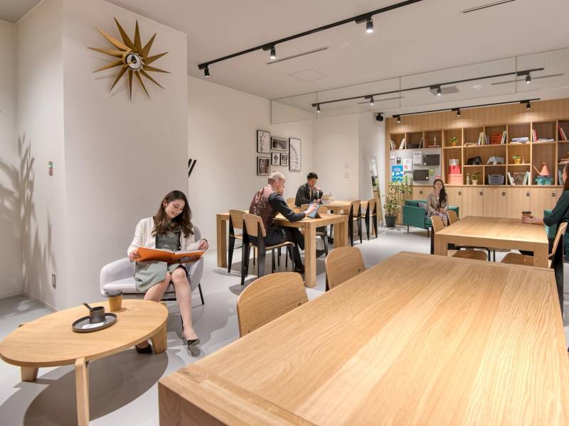 La IA se integra en el trabajo diario como apoyo a la productividad, reduciendo tareas administrativas y liberando tiempo para actividades de mayor valor. Foto: Espacio de trabajo SPACES/IWG.