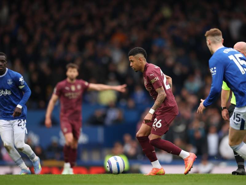 Savio, futbolista del Manchester City durante el juego de este domingo ante Everton.