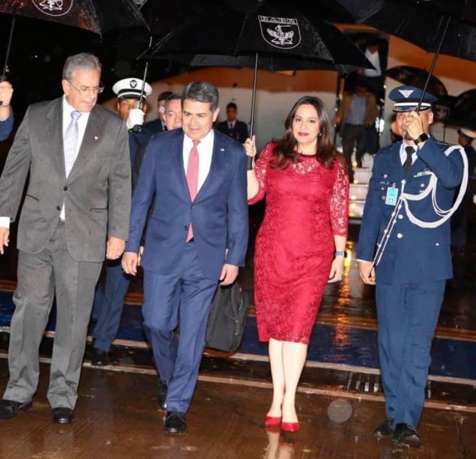 El abogado Raymond Colon, argumentó que existe una falta de evidencia total por los cargos en los que se acusa a Juan Orlando Hernández.