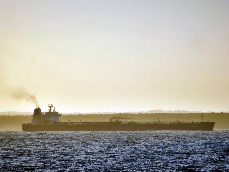 Fotografía del buque petrolero ruso Anatoli Kolodkin este 31 de marzo de 2026, en la bahía de Matanzas (Cuba).