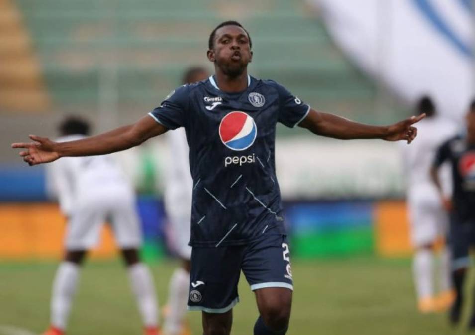 Carlos 'Muma' Fernández se encargó de marcar el quinto gol del Motagua y así lo celebró.